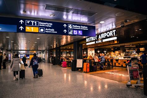 stores in nice airport